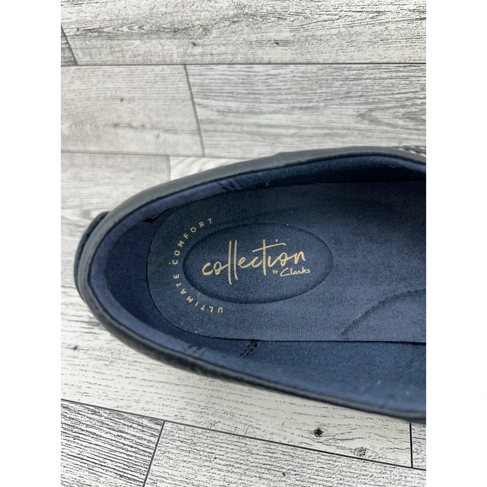 Clarks Collection Navy Leather Slip On Loafers Women 10W Ultimate Comfort Button